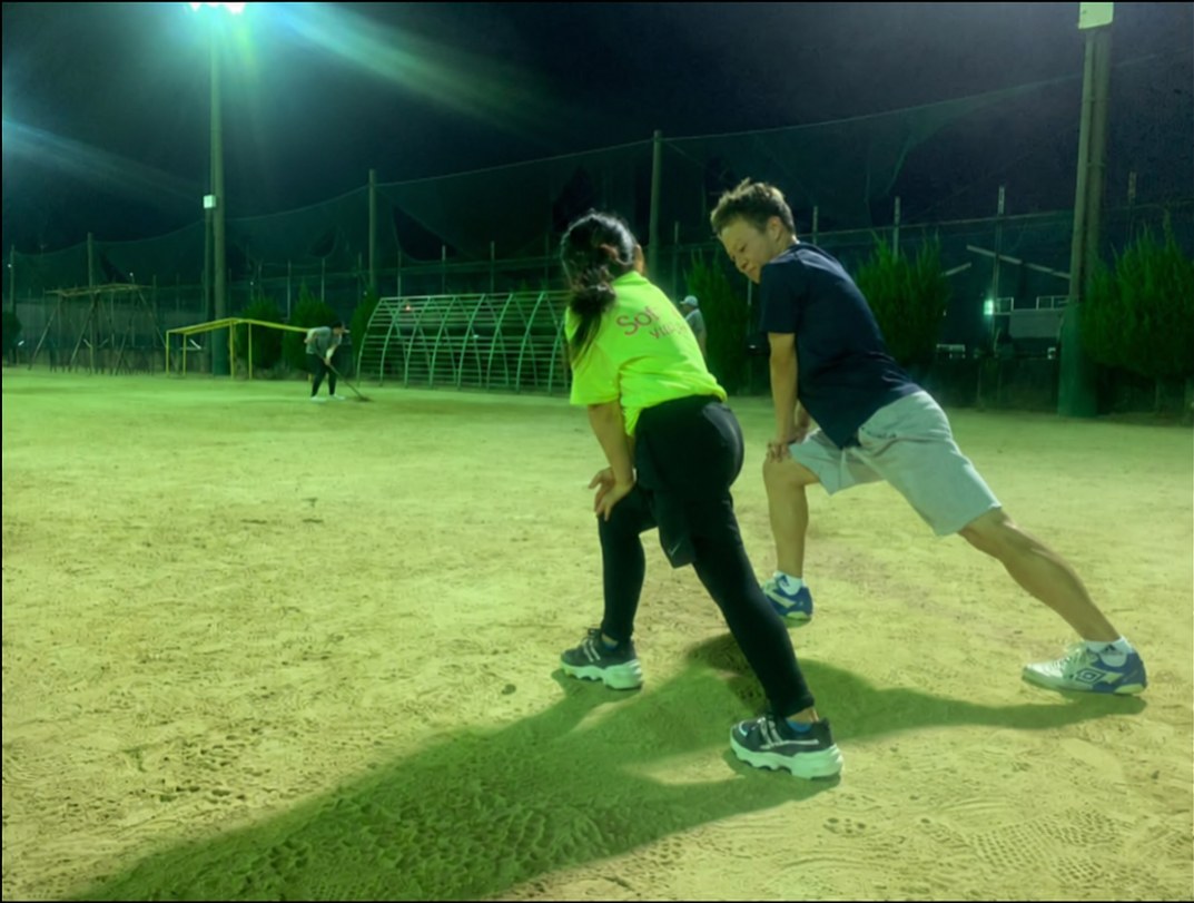 トレーナー活動（ナイター練習でのトレーニング指導）